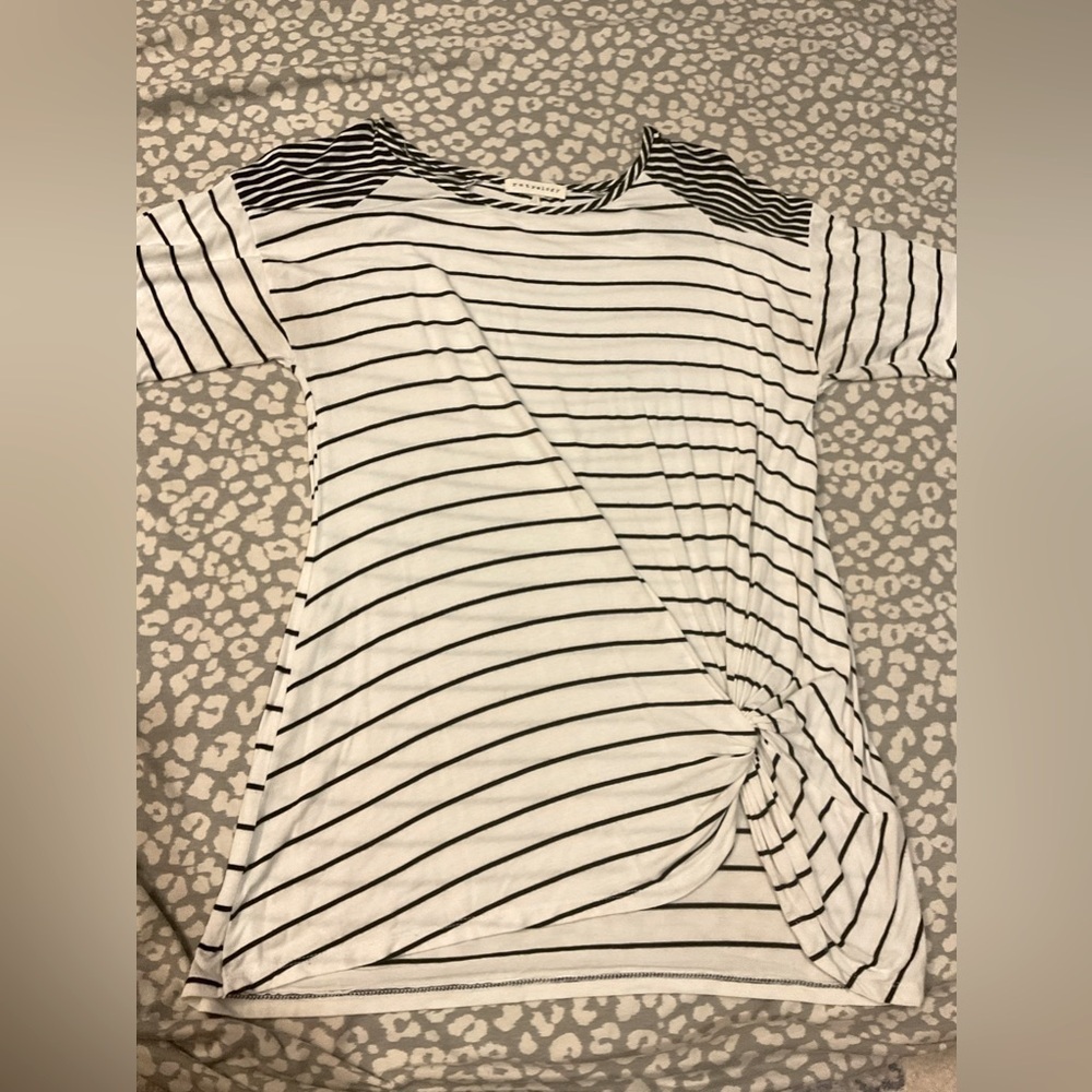 Retrology women’s top, Excellent condition, can untie the bottom, large, flowy